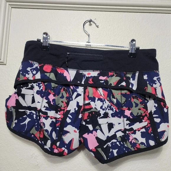 Lululemon Speed ShortPop Cut Boom Juice Multi/Black Size 6 Athletic Gym Running - Picture 2 of 5